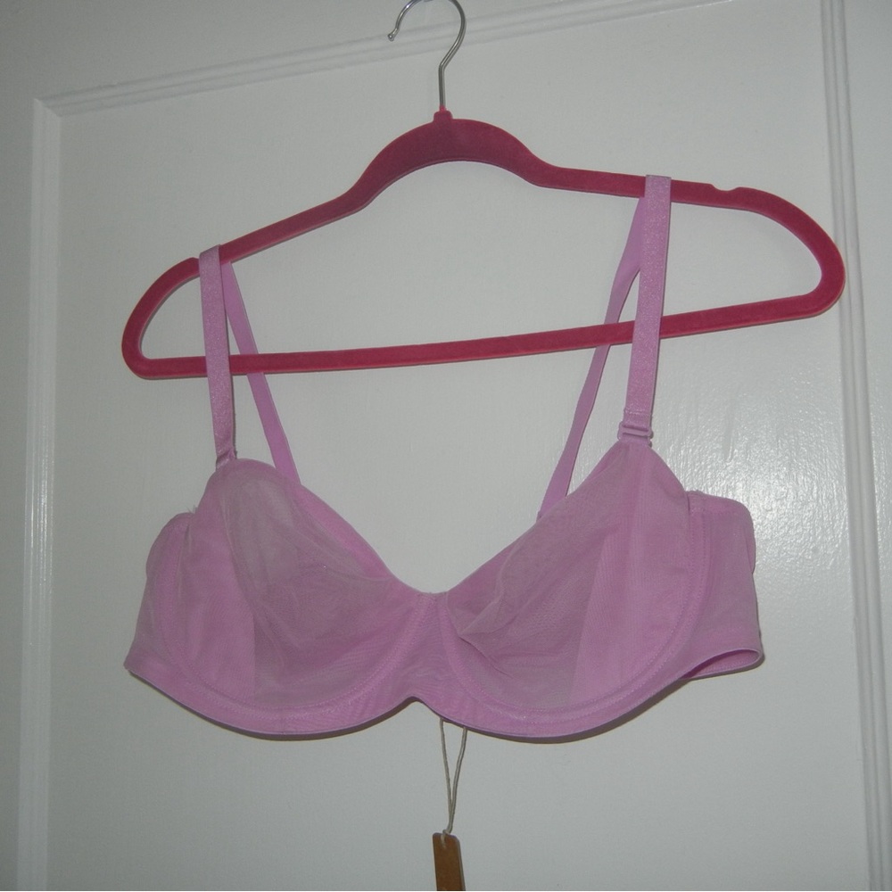 Skims by Kim Kardashian ultra fine mesh bra NWT
Lilac Purple size 42B